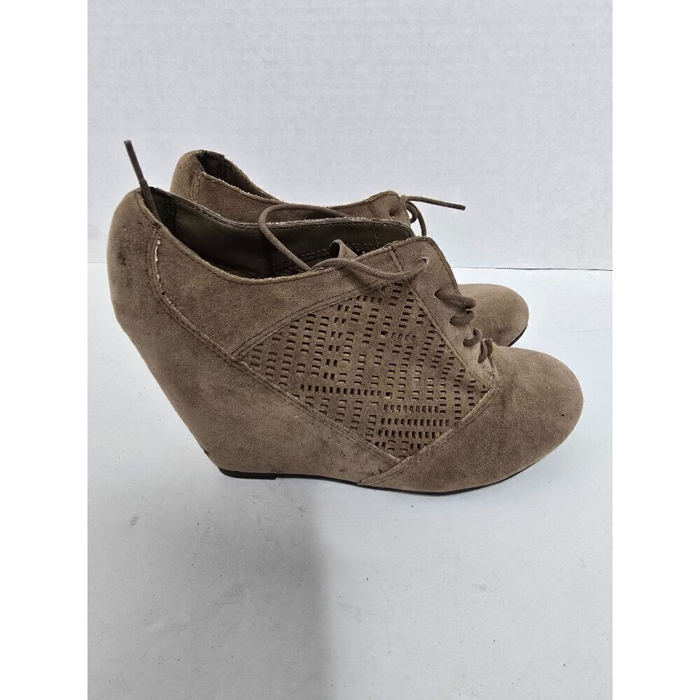 Fergalicious Dade Taupe Brogue Wedge Womens Shoe